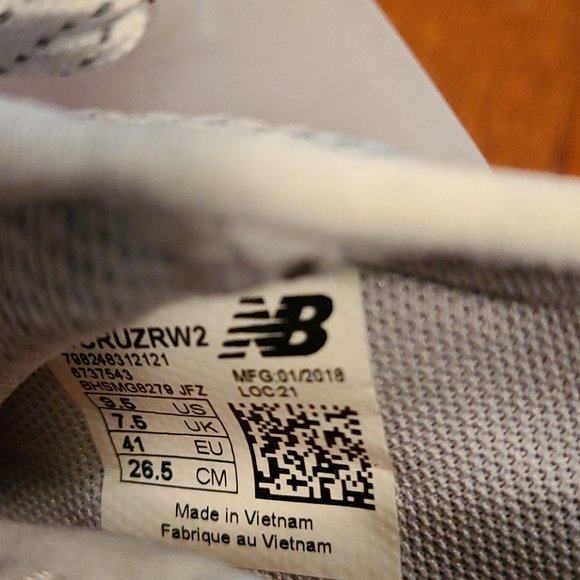 New Balance Fresh Foam Women's 9.5 - Picture 5 of 6